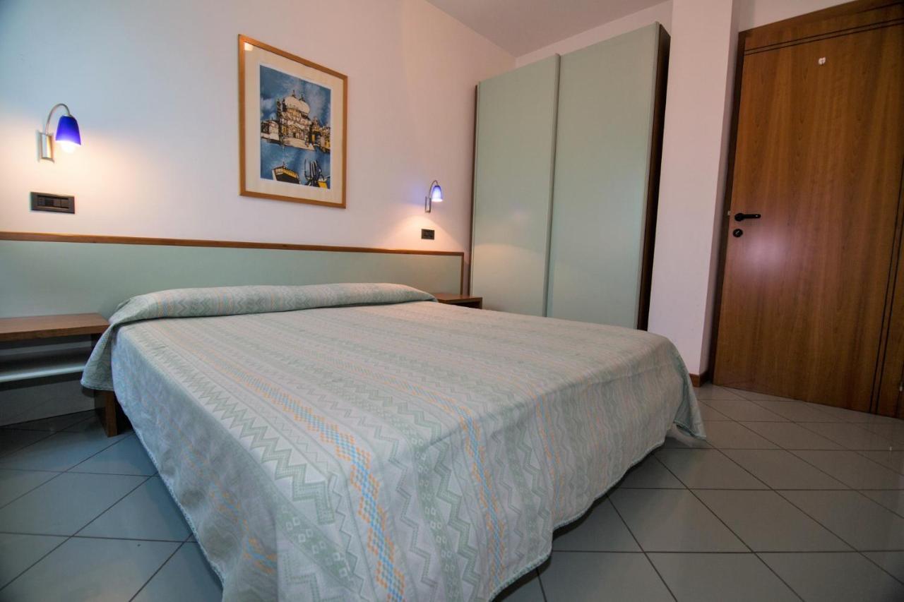 Appartamento Mediterraneo San Benedetto del Tronto Bagian luar foto