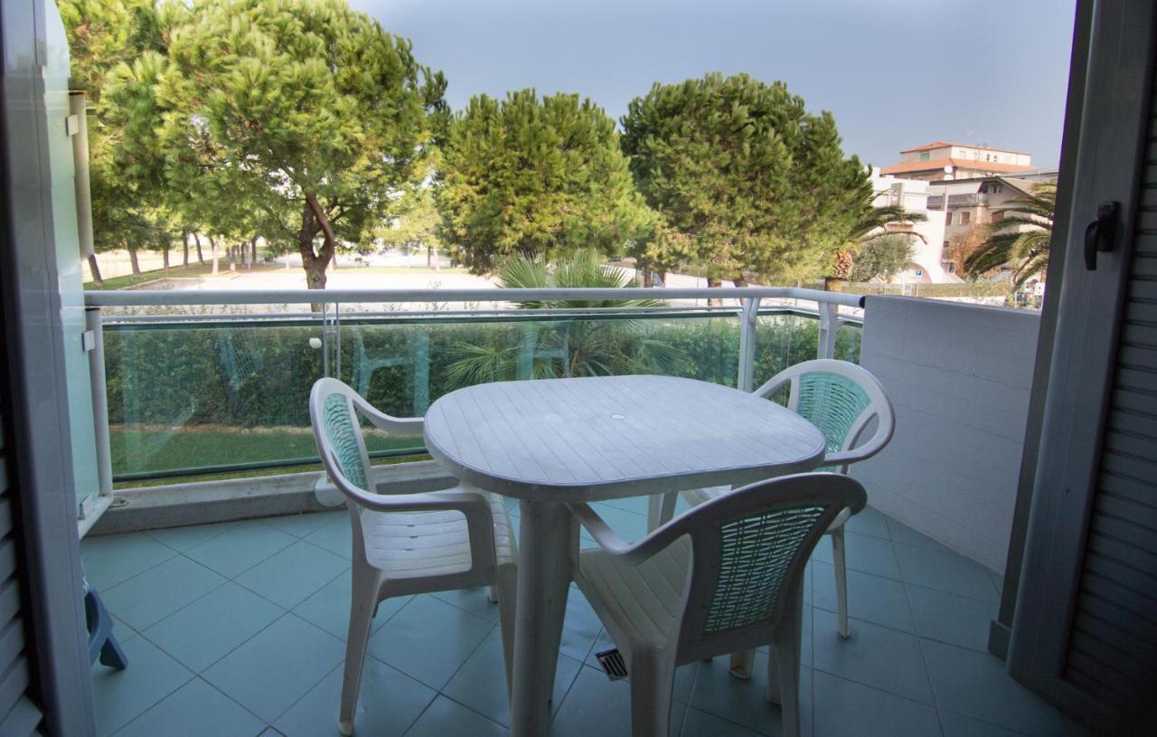 Appartamento Mediterraneo San Benedetto del Tronto Bagian luar foto